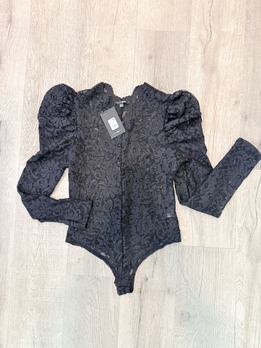 Nwt Fashion nova black lace long sleeve snap body suit with puff shoulder med